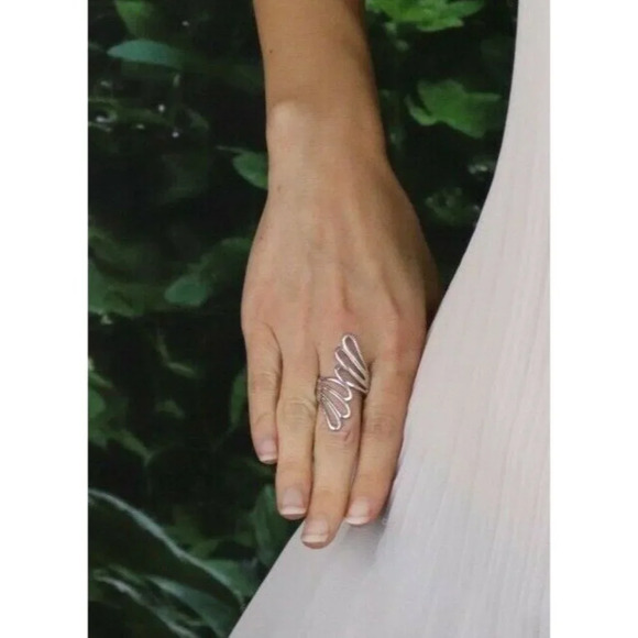 Sterling Silver Fan Ring Long Finger Ring size 8 1/4 - Picture 2 of 7